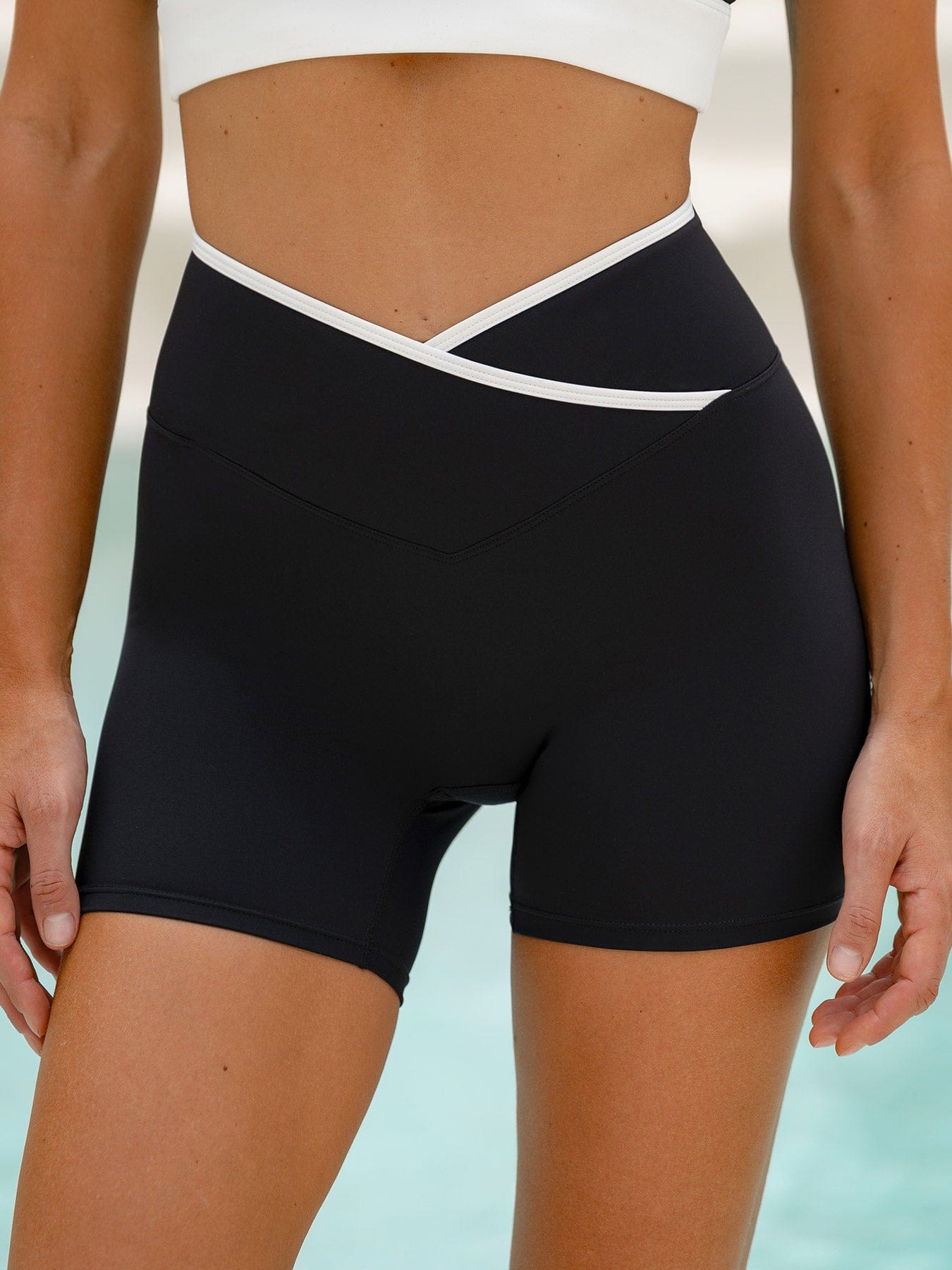 women_s-knitted-nylon-sports-shorts-sustainable-yoga_bottoms-ii8iwn Black Contrast Front-Cross Sports Shorts 5" - Image 1