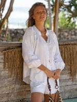 White High-Waisted Pleated Cotton-Linen Shorts - Image 4